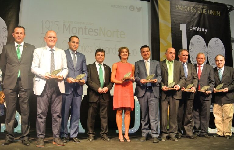 El consejero de Agricultura celebra los 100 años de la cooperativa Montes Norte con cerca de 2.000 socios