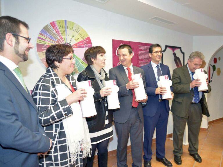 Caballero resalta las potencialidades del vino y del turismo como fuentes de riqueza para la provincia