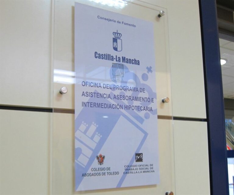 Fomento pide a ayuntamientos que den difusión a Oficinas ‘antidesahucios’ y CCOO pide incluir elementos complementarios