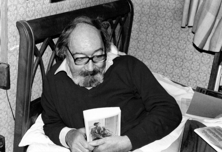 A propio riesgo (recordando a Onetti) por F. Navarro