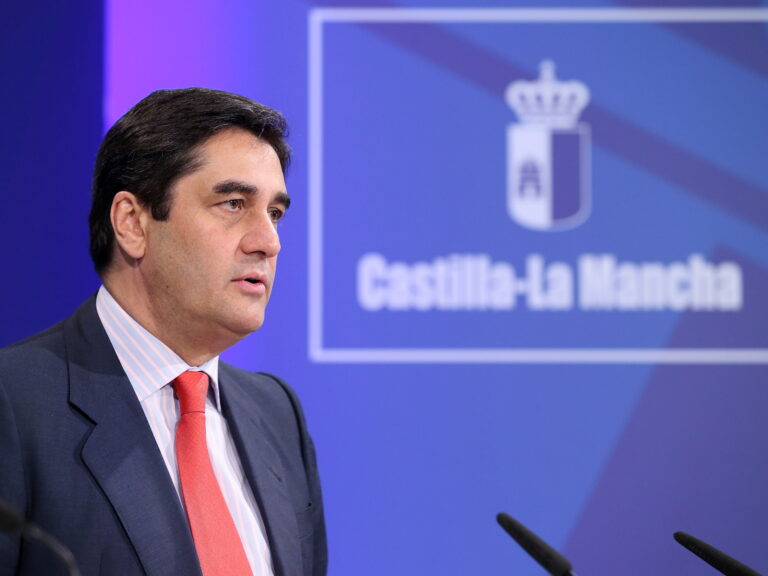 Cospedal destaca que hoy en Castilla-La Mancha existen 20.000 parados menos que hace siete meses