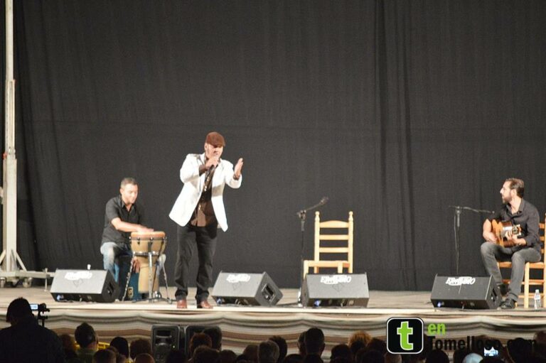 Paco Candela triunfa en el VII Encuentro de Coros Rocieros de Tomelloso