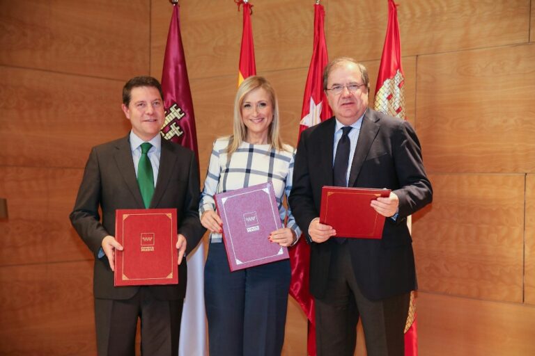 Castilla-La Mancha y Madrid firman el convenio de colaboración entre en materia de transporte público de viajeros