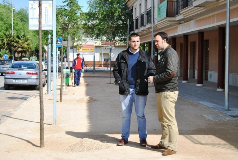 Finalizadas las obras de mejora de las zonas peatonales en el sector-6