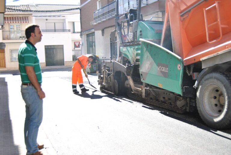Iniciada la mejora del firme en las calles incluidas en el Plan de Asfalto