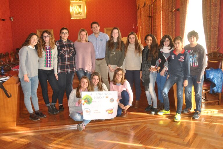 El artículo 2, a debate en el Pleno Escolar celebrado en Tomelloso con motivo del Día de la Constitución