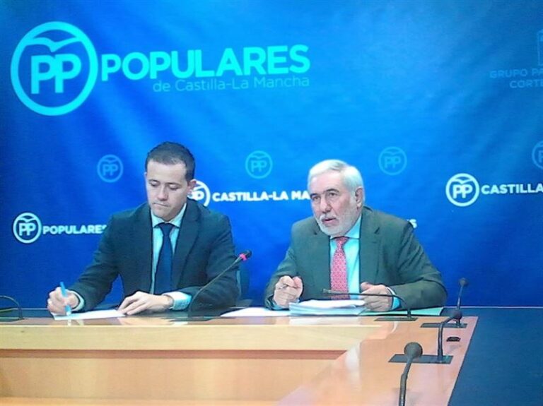 El PP denuncia un aumento de 27.629 pacientes en las listas de espera