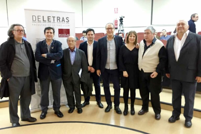Ángela Vallvey, Dionisio Cañas y Corredor Matheos apadrinan en la UCLM la gran antología de la poesía manchega