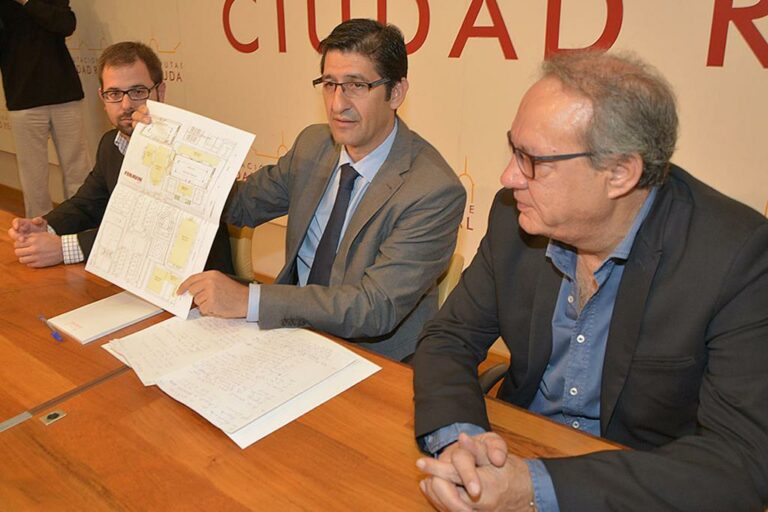 Caballero anuncia la celebración de FENAVIN 2017 para los días 9, 10 y 11 de mayo