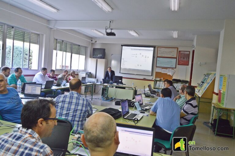 22 profesores de FP de toda la región se forman en autómatas Siemens en el IES García-Pavón de Tomelloso