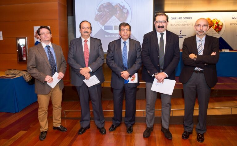 El Gobierno regional inicia una campaña informativa para evitar el desperdicio innecesario de alimentos en Navidad