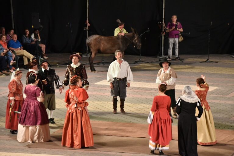 El pueblo de Argamasilla escenifica un año más las aventuras de Don Quijote