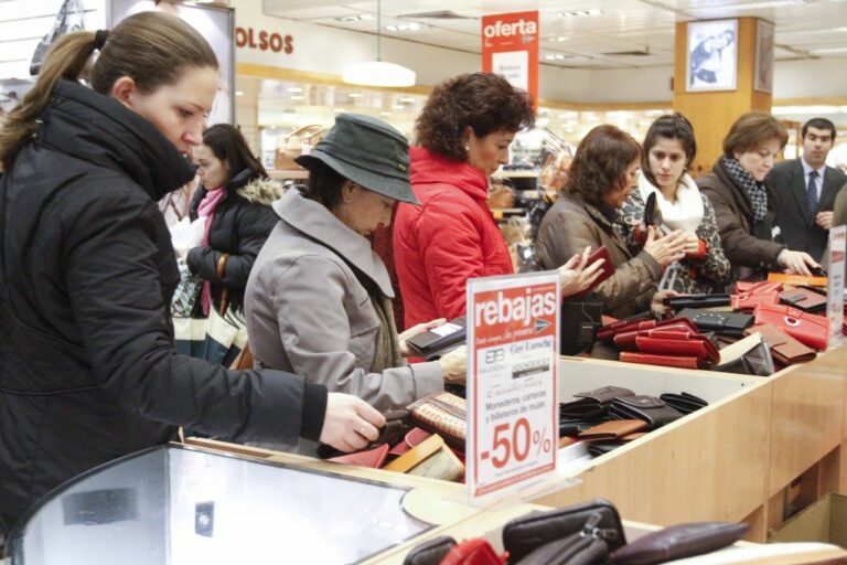 Ester miércoles comienzan las rebajas de verano en C-LM