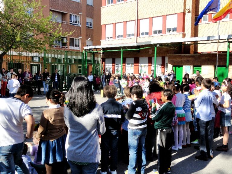 El C.P. José Antonio recibe a los profesores participantes en el programa Comenius