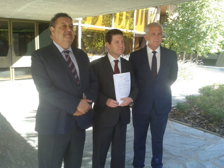 El PSOE pide al Tribunal Constitucional que “restablezca el orden democrático”