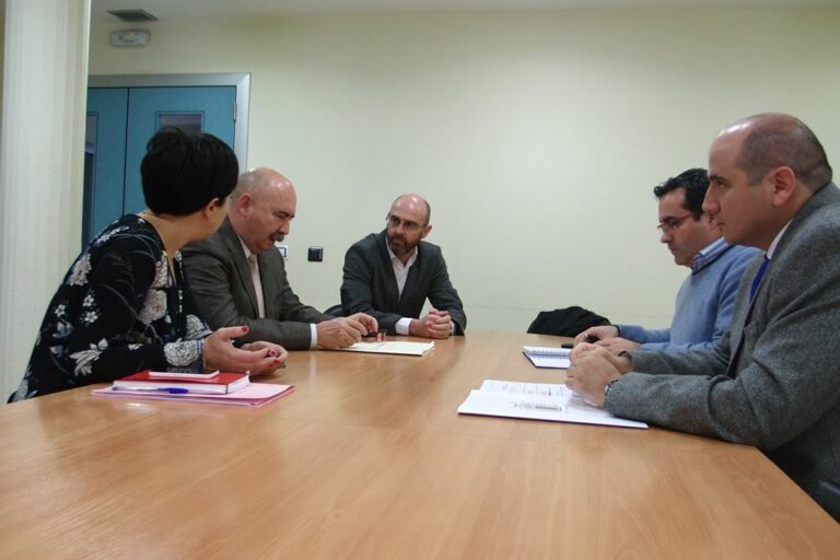 El gerente del Área de Tomelloso informa a los alcaldes sobre el incremento del 20% en la capacidad asistencial del Hospital