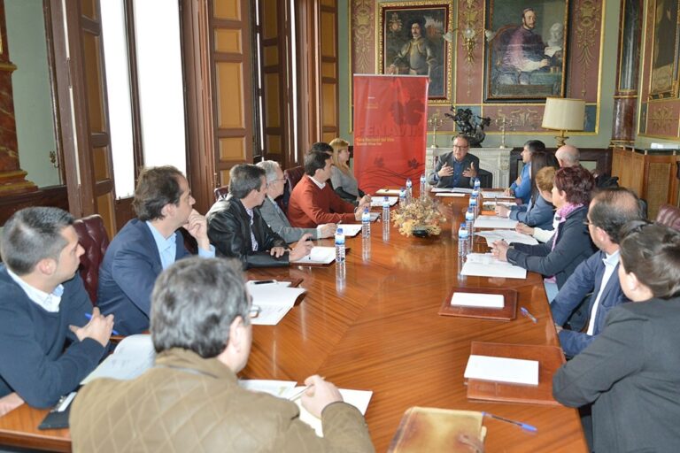 Manuel Juliá se reúne con las empresas agroalimentarias que participarán en Fenavin Original Wine & Food