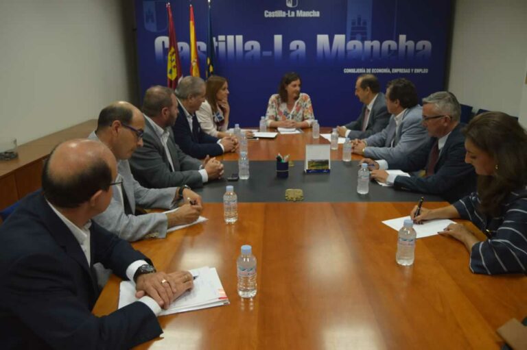 Patricia Franco transmite a la Federación de Hostelería de Castilla-La Mancha su voluntad de reposicionar a la región como destino turístico de referencia