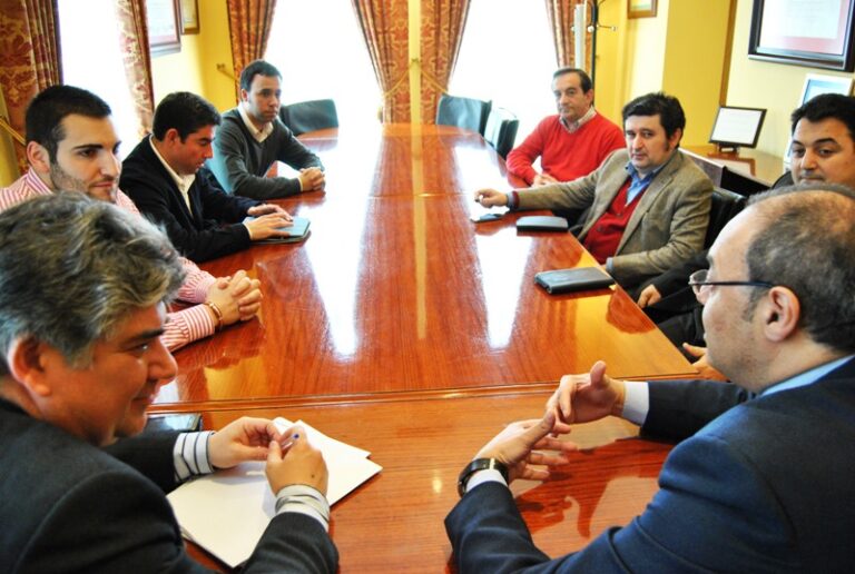 El alcalde se reúne con la Asociación de Empresarios de la Comarca de Tomelloso
