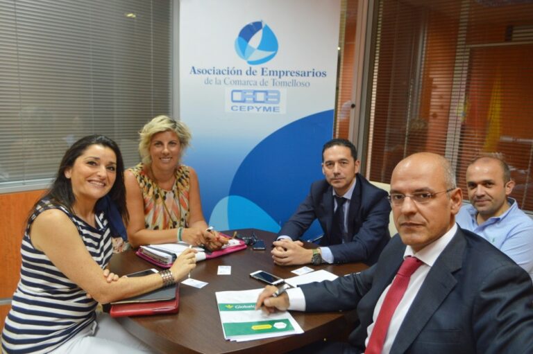 Fructífero encuentro entre la Asociación de Empresarios de la Comarca de Tomelloso y Globalcaja