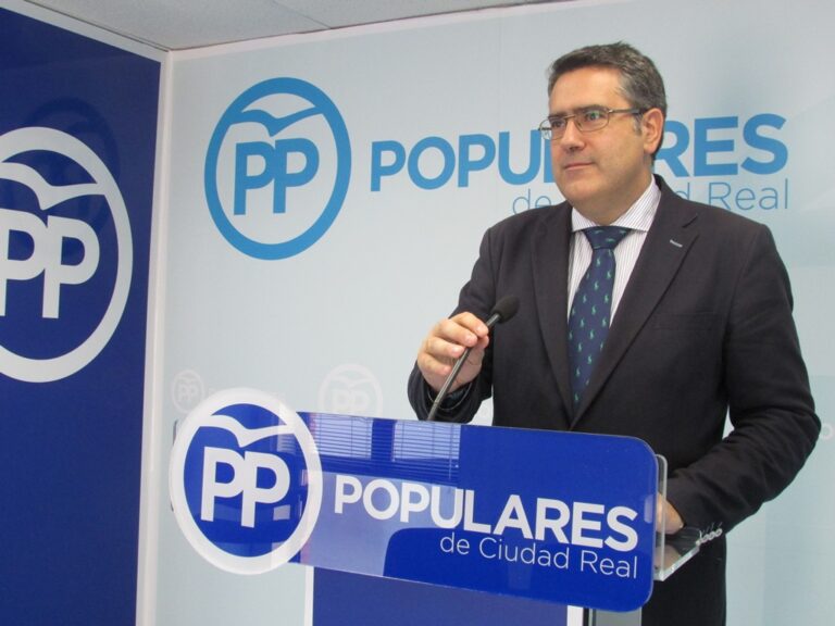 Rodríguez: “El PSOE compra el silencio de los que deben defender a los trabajadores”