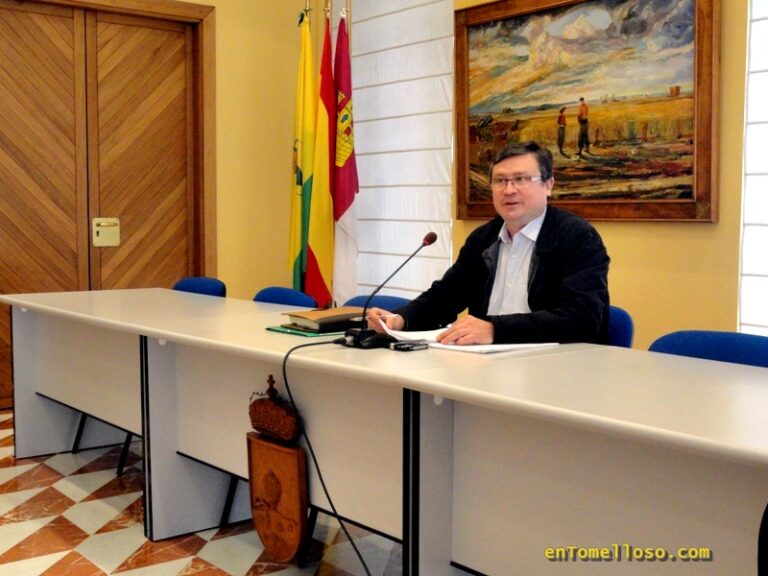 Valera se queja de la “falta de transparencia del señor Cotillas”