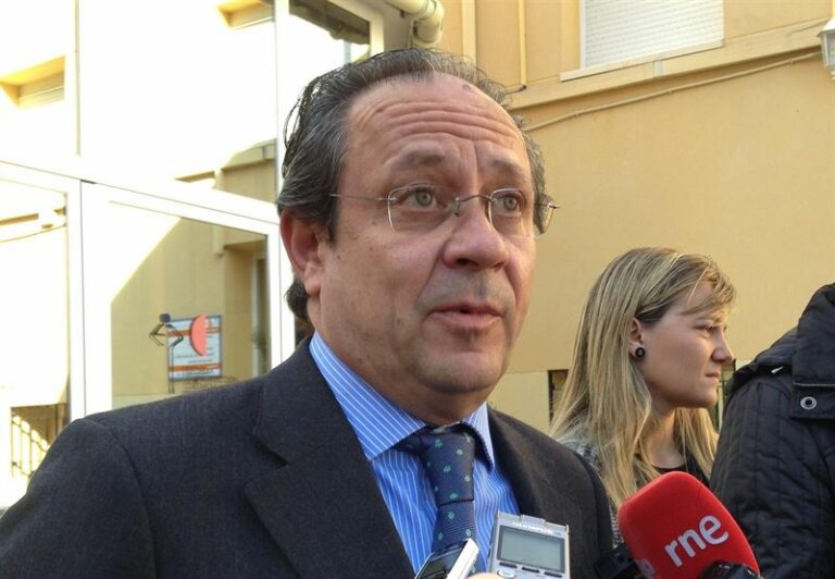 Ruiz Molina pide “paciencia” a los sindicatos porque “hay tiempo para recuperar” pero no se puede “todo de golpe”