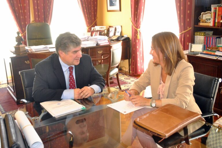 El alcalde de Tomelloso se reúne con la Jefa Provincial de la DGT