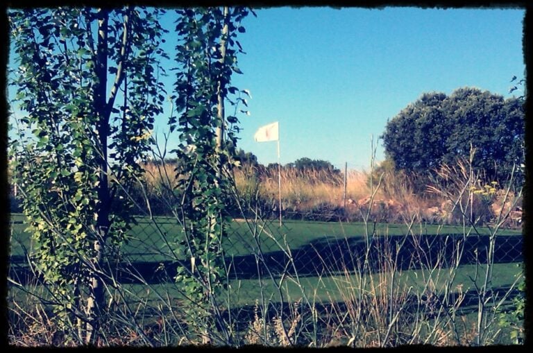 El golf, un deporte de caballeros, por F. Navarro