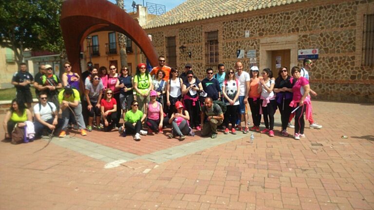 53 Personas participan el ruta de senderismo por el río Jabalón