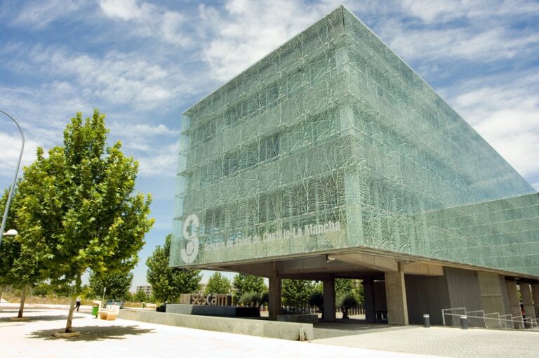 La Mesa Sectorial del SESCAM aprueba las instrucciones para la aplicación de la jornada laboral de 35 horas a partir del 1 de enero