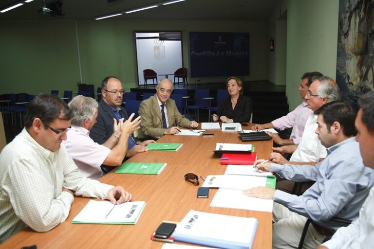 Soriano se compromete a escuchar al sector agrario de cara a la aplicación de la PAC en Castilla-La Mancha