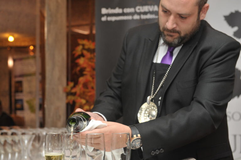 El servicio del Vino. El Sumiller hoy y mañana