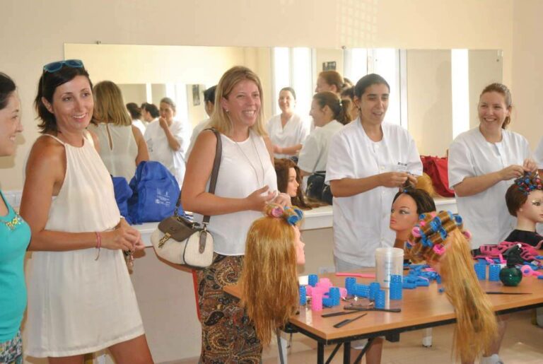 Jiménez visita el taller de empleo de Ayuda a Domicilio