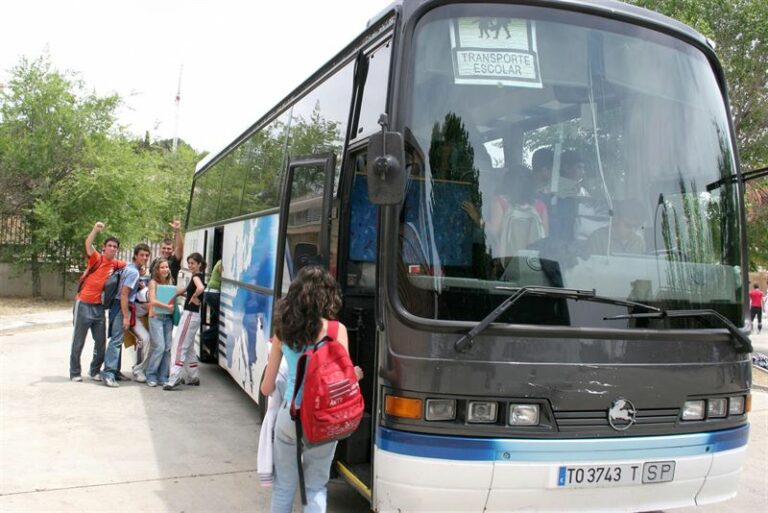 Educación destina 179.600 euros para ayudas individuales de transporte escolar