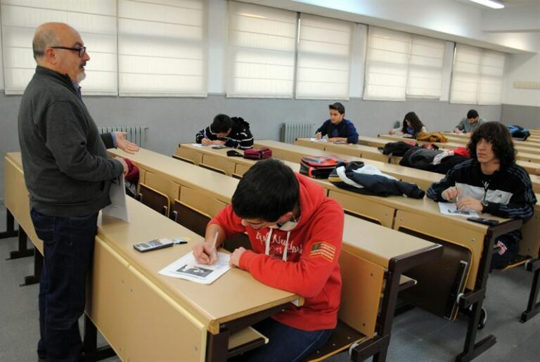 La UCLM destina 550.000 euros en ayudar a profesores en sus estancias en otras universidades y centros de investigación