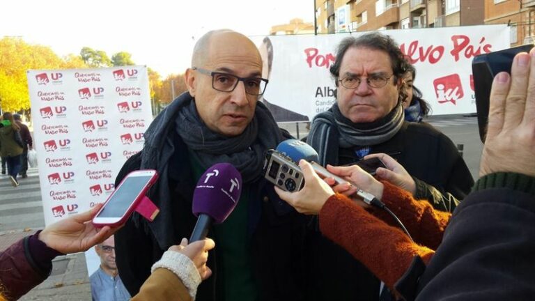 UP-IU asegura que la lucha del resto de formaciones por el centro “se ha convertido en una olla de grillos”
