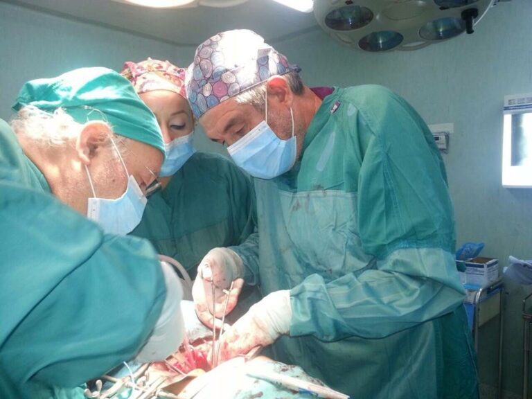 Urólogos de Toledo se desplazan de manera solidaria a Nicaragua para realizar intervenciones quirúrgicas