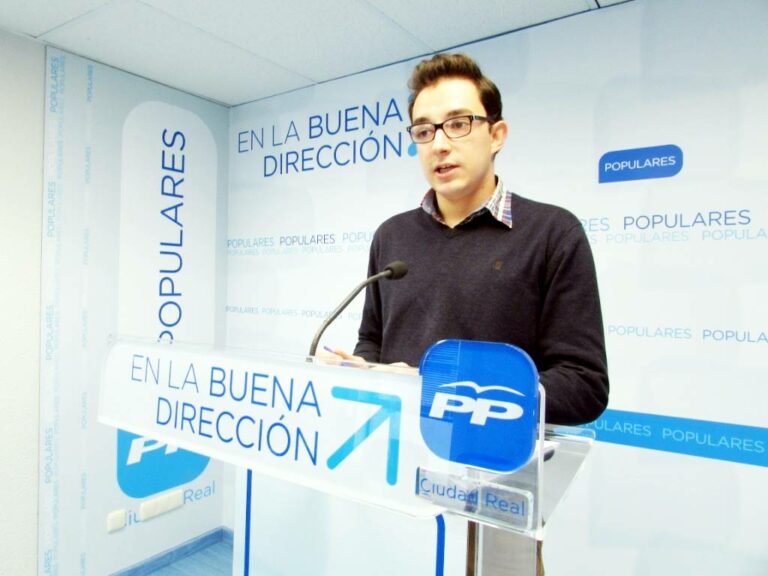 Valdelomar: “Es vergonzoso que JJ.SS. exija a Cospedal lo que no exigió al PSOE”