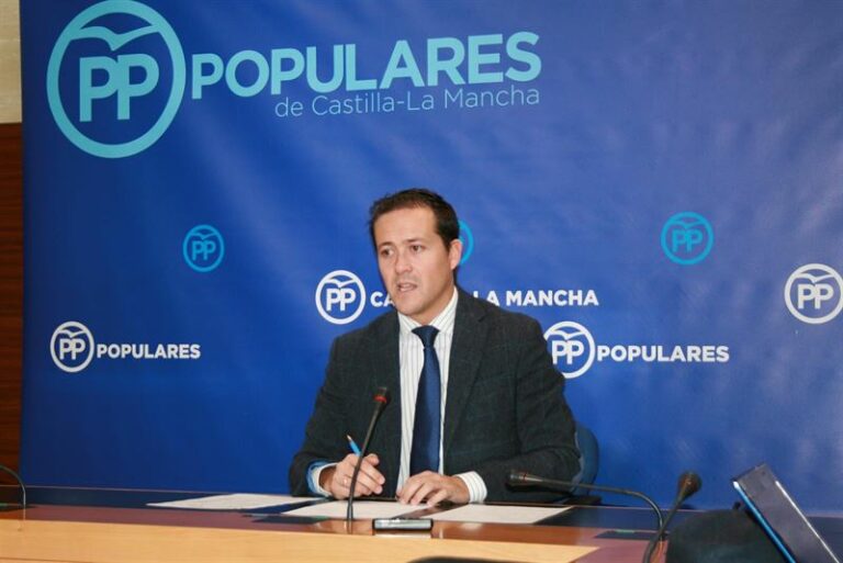 PP C-LM pide a Page que todas las semanas publique el número de personas que son derivadas a la sanidad privada
