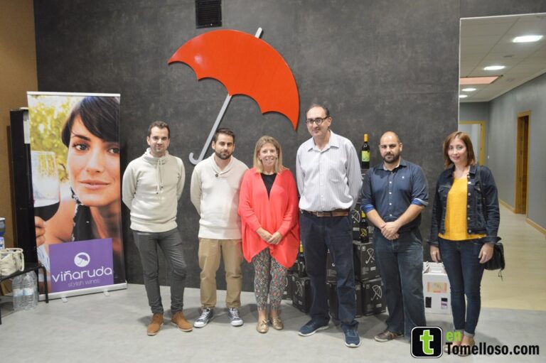 La alcaldesa de Tomelloso destaca la apuesta por la internacionalización de Viña Ruda