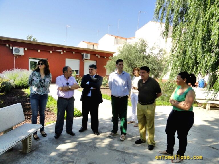 Carlos Cotillas se compromete a seguir apoyando al centro de día San Rafael