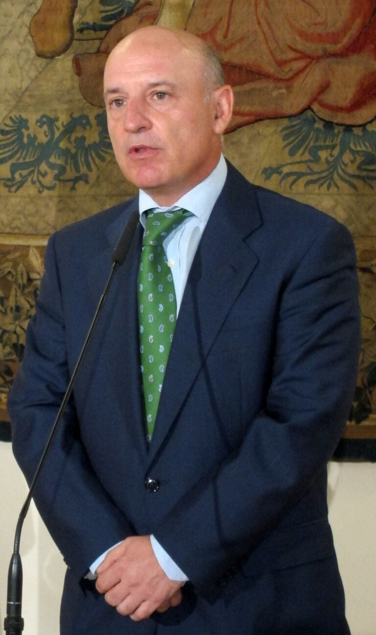 TSJCM ve “más prudente” en este momento escuchar al Tribunal Constitucional sobre la prisión permanente revisable