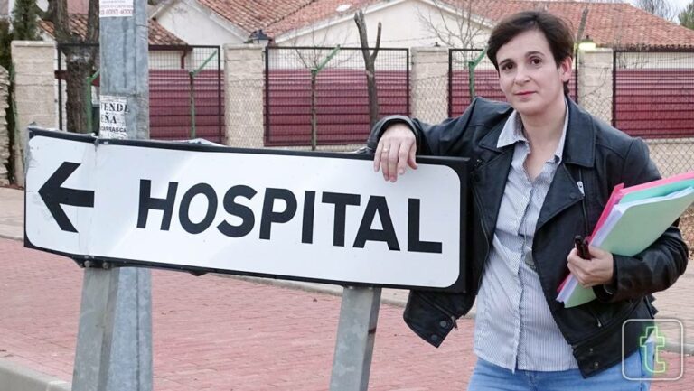 Eva Ruiz se lanza a recoger firmas para mejorar las condiciones del Hospital de Tomelloso