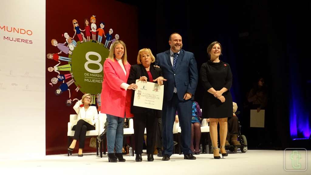 El esfuerzo de las mujeres y asociaciones castellano-manchegas, premiadas en Tomelloso