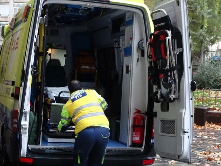 Alertan de impago de nóminas a profesionales de ambulancias en C-LM