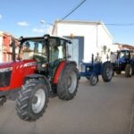 FOTOS: Numerosos tractores toman las calles de Argamasilla de Alba por San Isidro