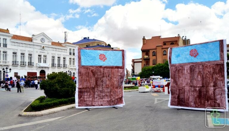 Cáritas abre sus puertas en la plaza de España de Tomelloso