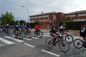 Casi 70 cicloturistas participan en la ruta a favor de Cáritas organizada por TomBike
