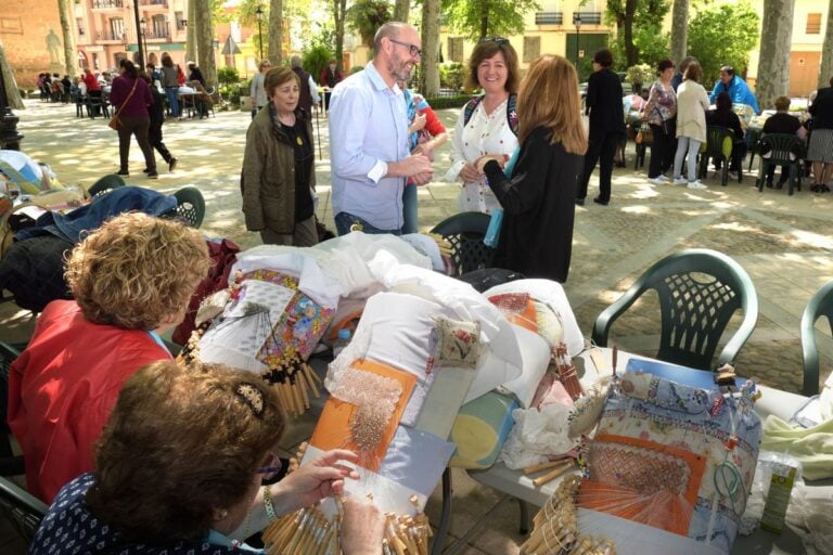 Cerca de 200 encajeras se reúnen en Argamasilla de Alba